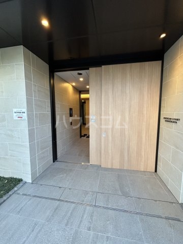 26/30 エントランス