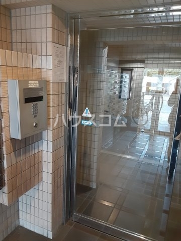 2/4 エントランス