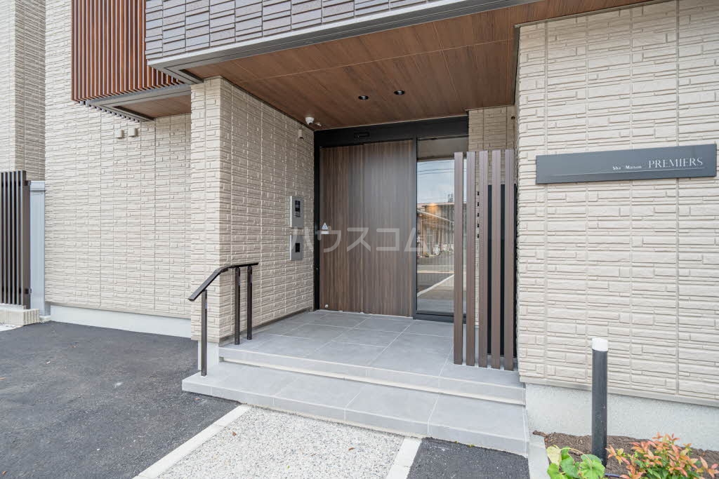 19/22 エントランス