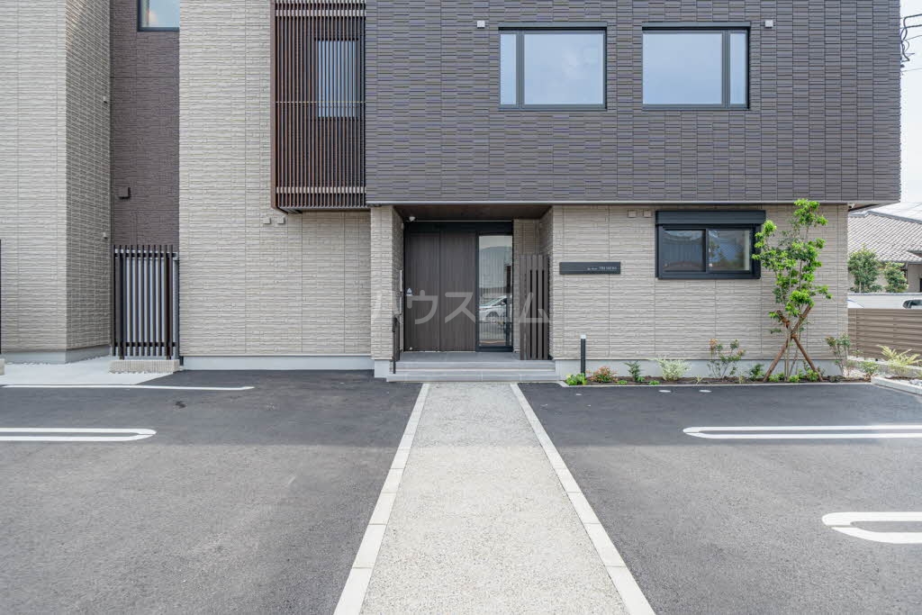 20/22 エントランス