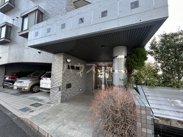 21/29 エントランス