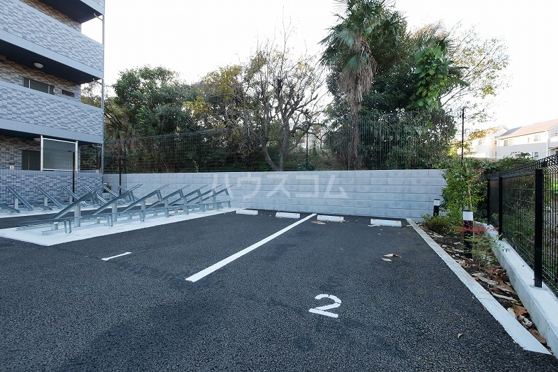 23/30 駐車場