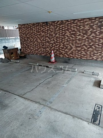 2/6 駐車場