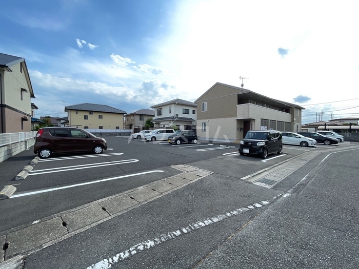 2/13 駐車場