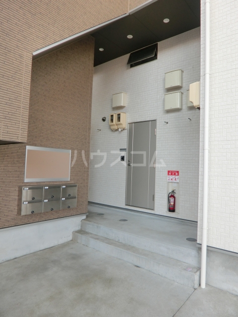 15/22 エントランス