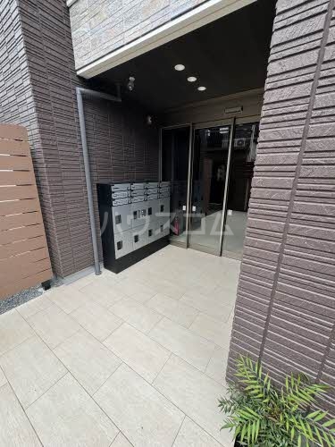 15/17 エントランス