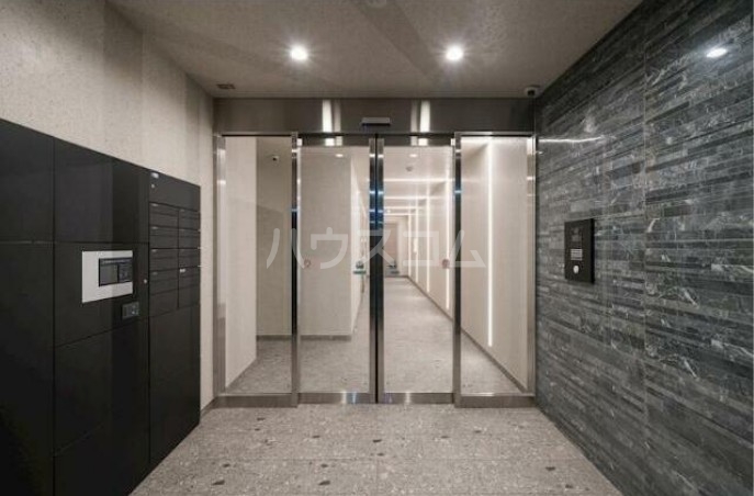 22/30 エントランス