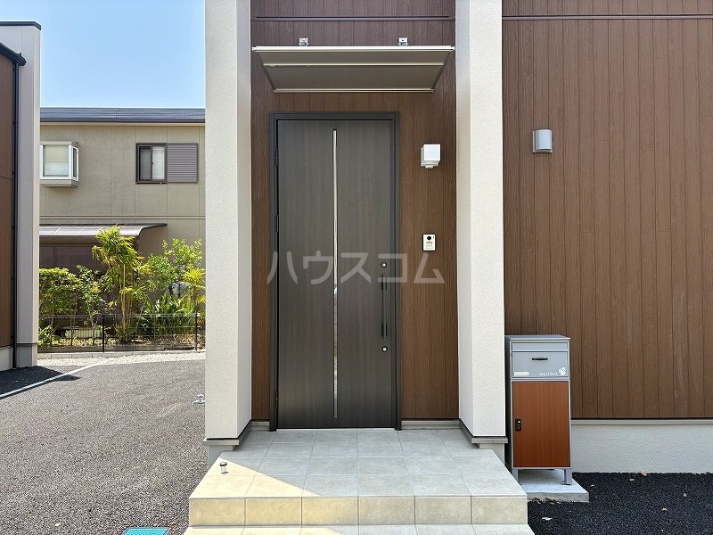 26/30 エントランス