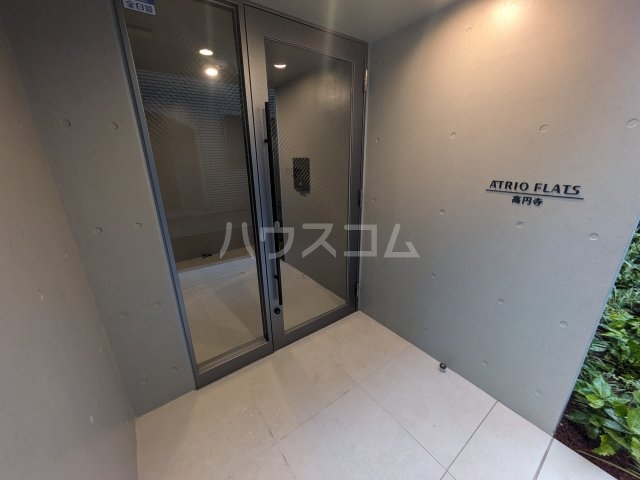 21/26 エントランス