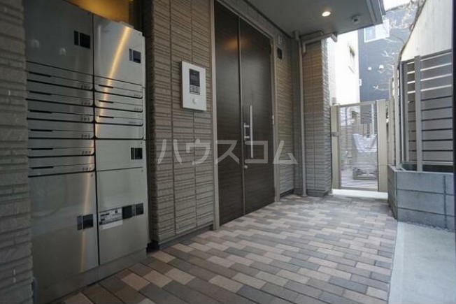 2/3 エントランス