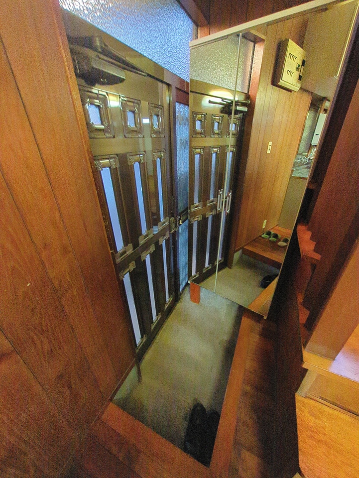 24/30 エントランス