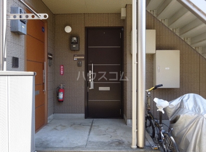 18/19 エントランス