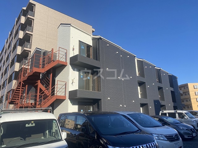 20/23 エントランス