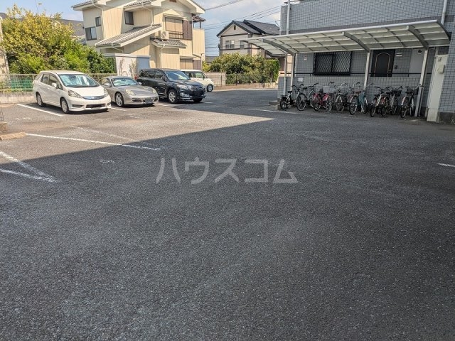 27/30 駐車場