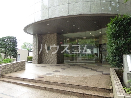 21/22 エントランス