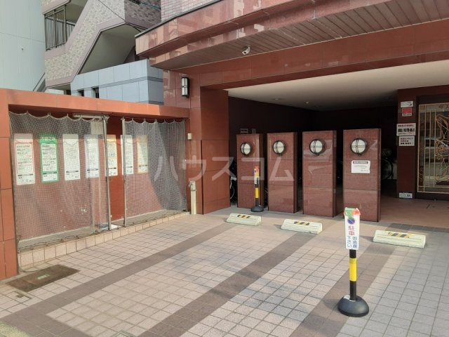 20/29 エントランス