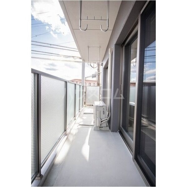 15/23 エントランス