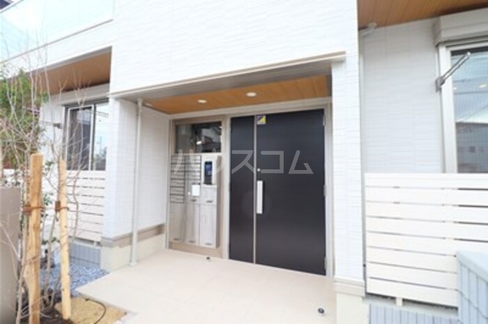 18/22 エントランス