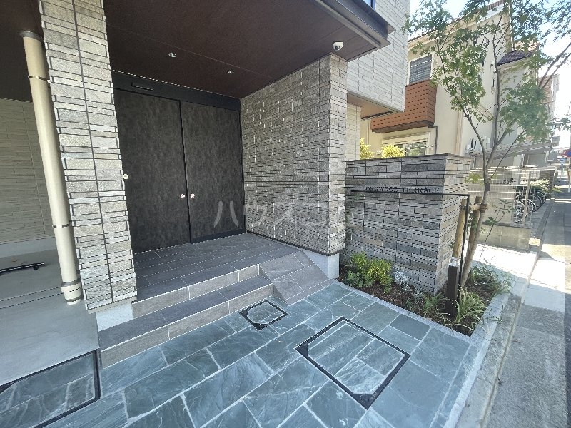 21/28 エントランス