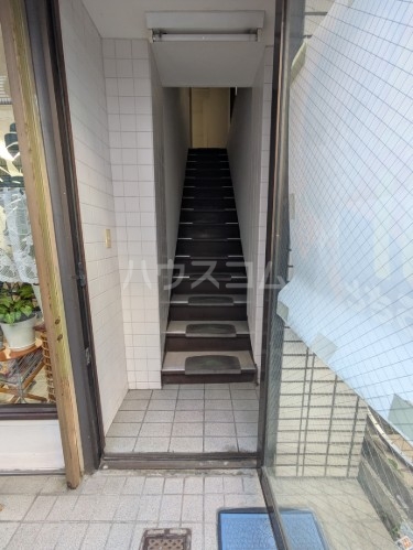 20/30 エントランス