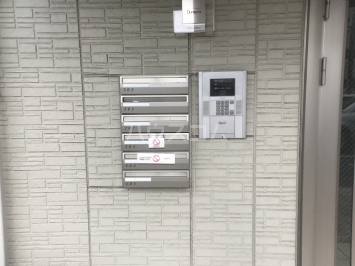 15/15 エントランス