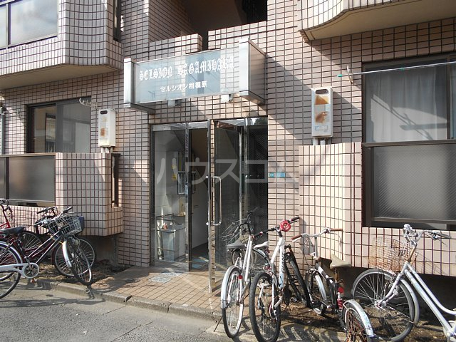 23/24 エントランス