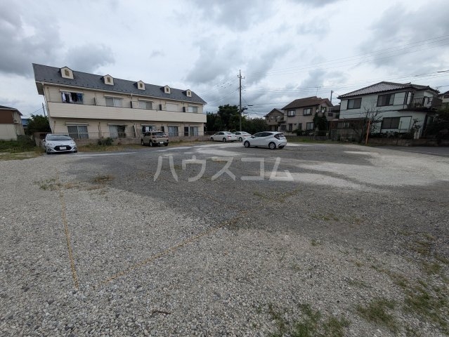 23/30 駐車場