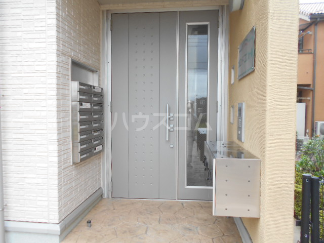 26/30 エントランス