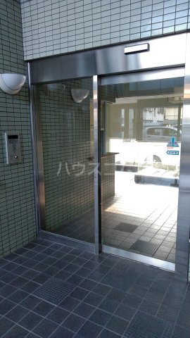 21/30 エントランス