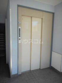 17/27 エントランス