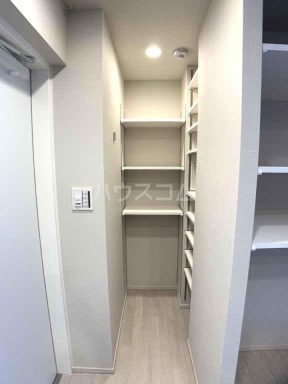 13/30 玄関