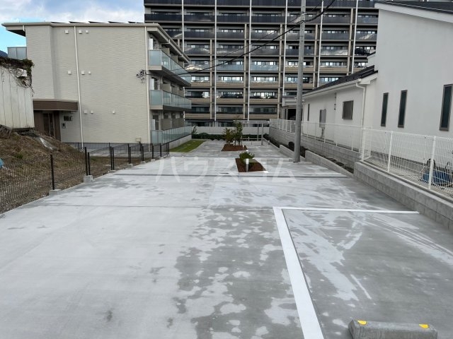 26/30 駐車場