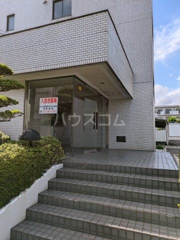 26/30 エントランス