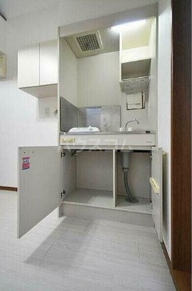 16/23 エントランス