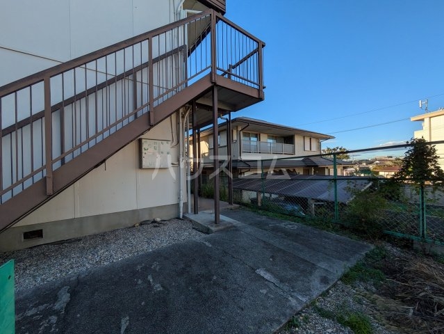 21/30 エントランス