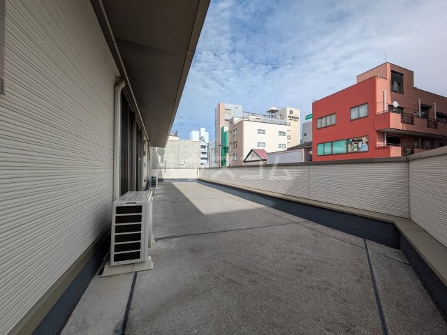 25/30 バルコニー