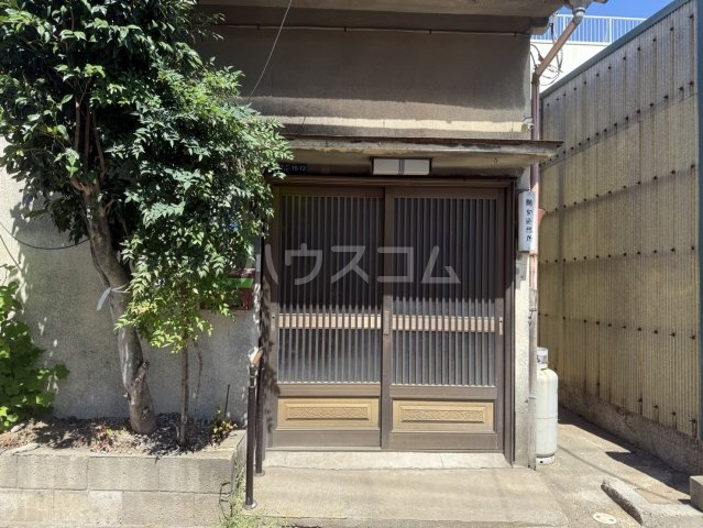 21/30 エントランス