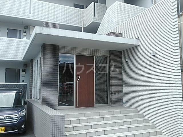 14/19 エントランス