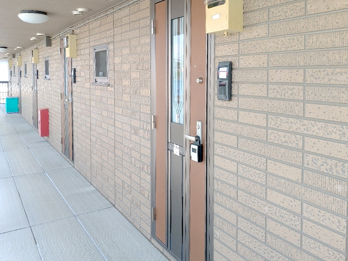 18/24 エントランス