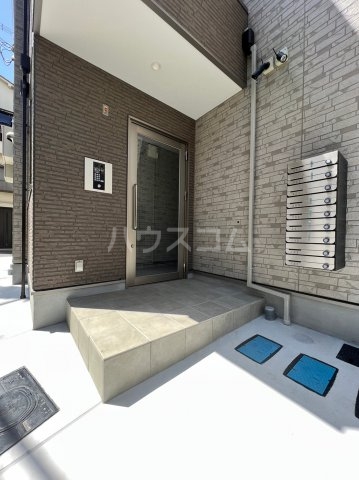 15/23 エントランス