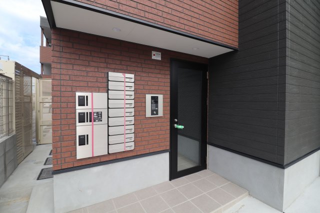 21/22 エントランス