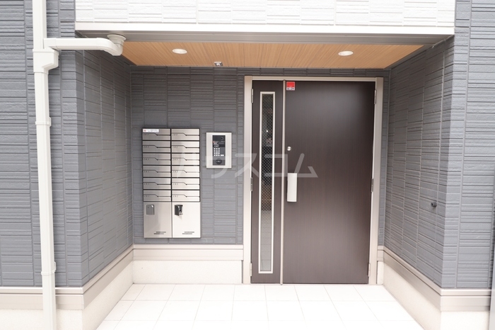 24/29 エントランス