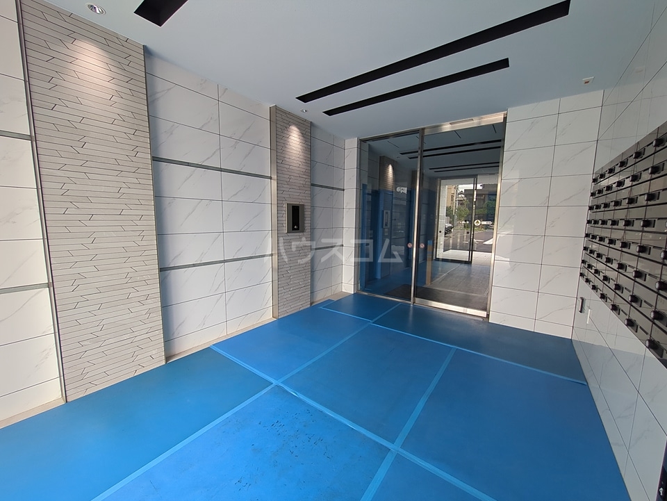 15/21 エントランス