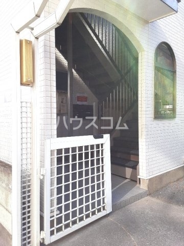 22/30 エントランス