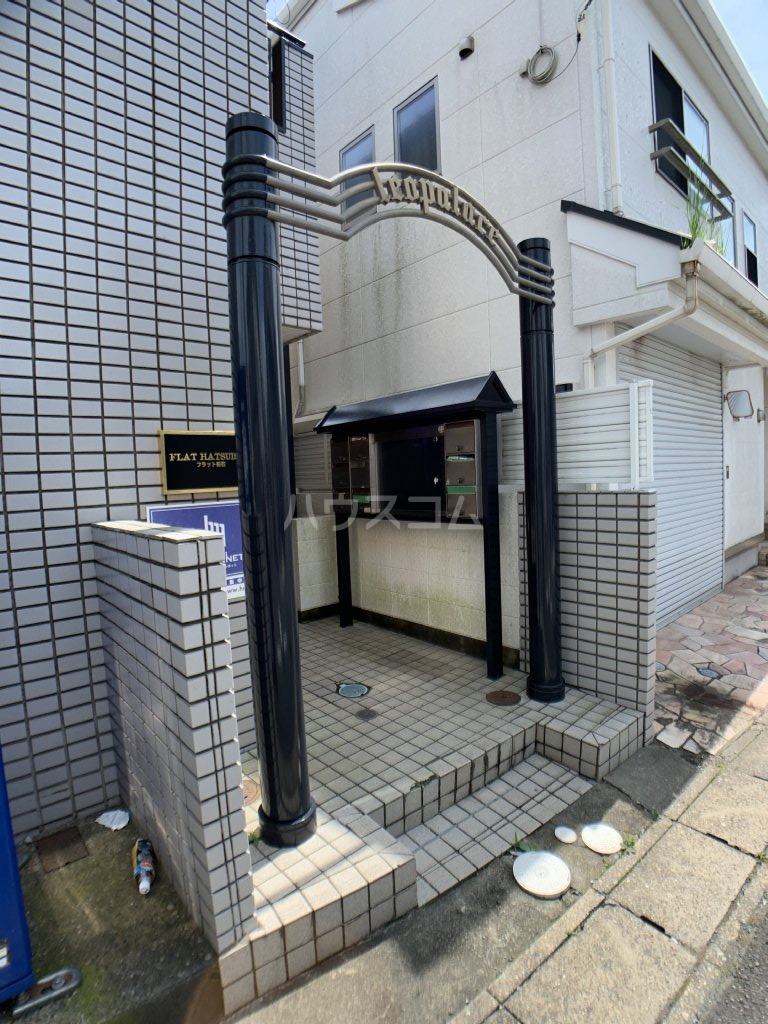 26/30 エントランス