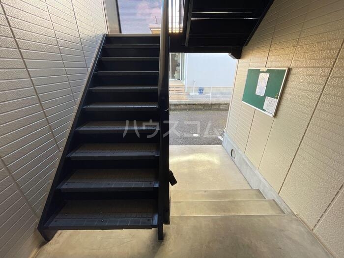 18/23 エントランス