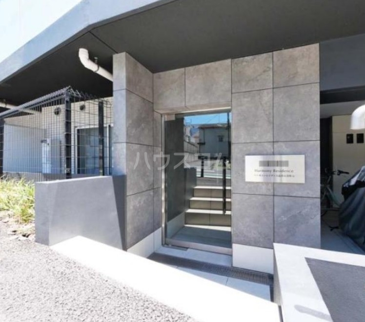 17/23 エントランス