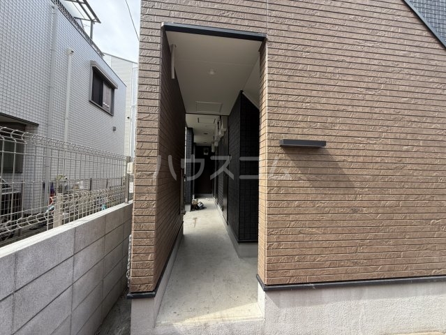 28/30 エントランス