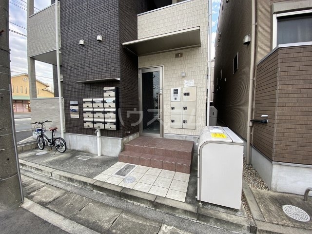 22/30 エントランス