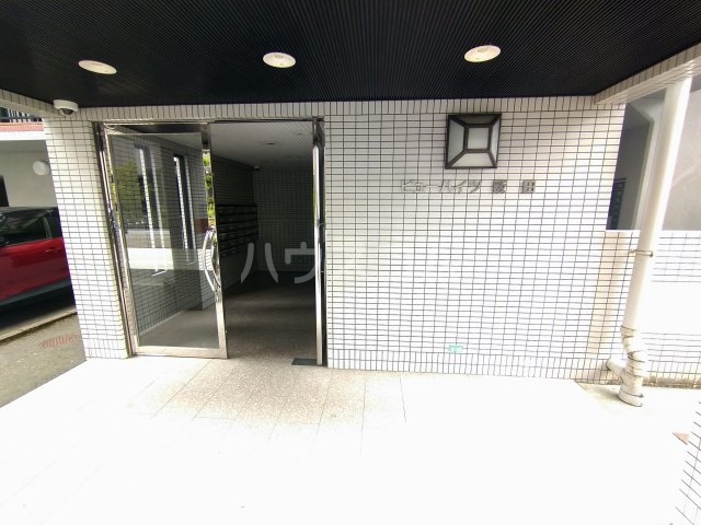 24/27 エントランス